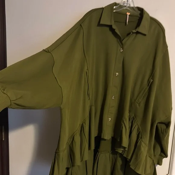 Free People Green Oversized Ruffled Button Down Shirt - Picture 4 of 10